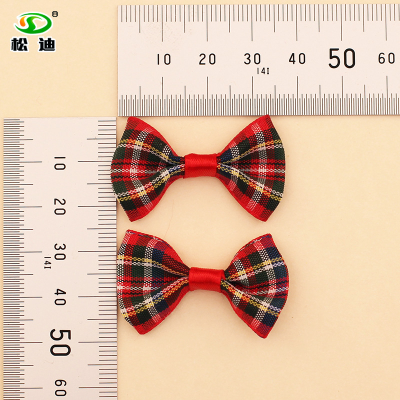 格子带小领结封面