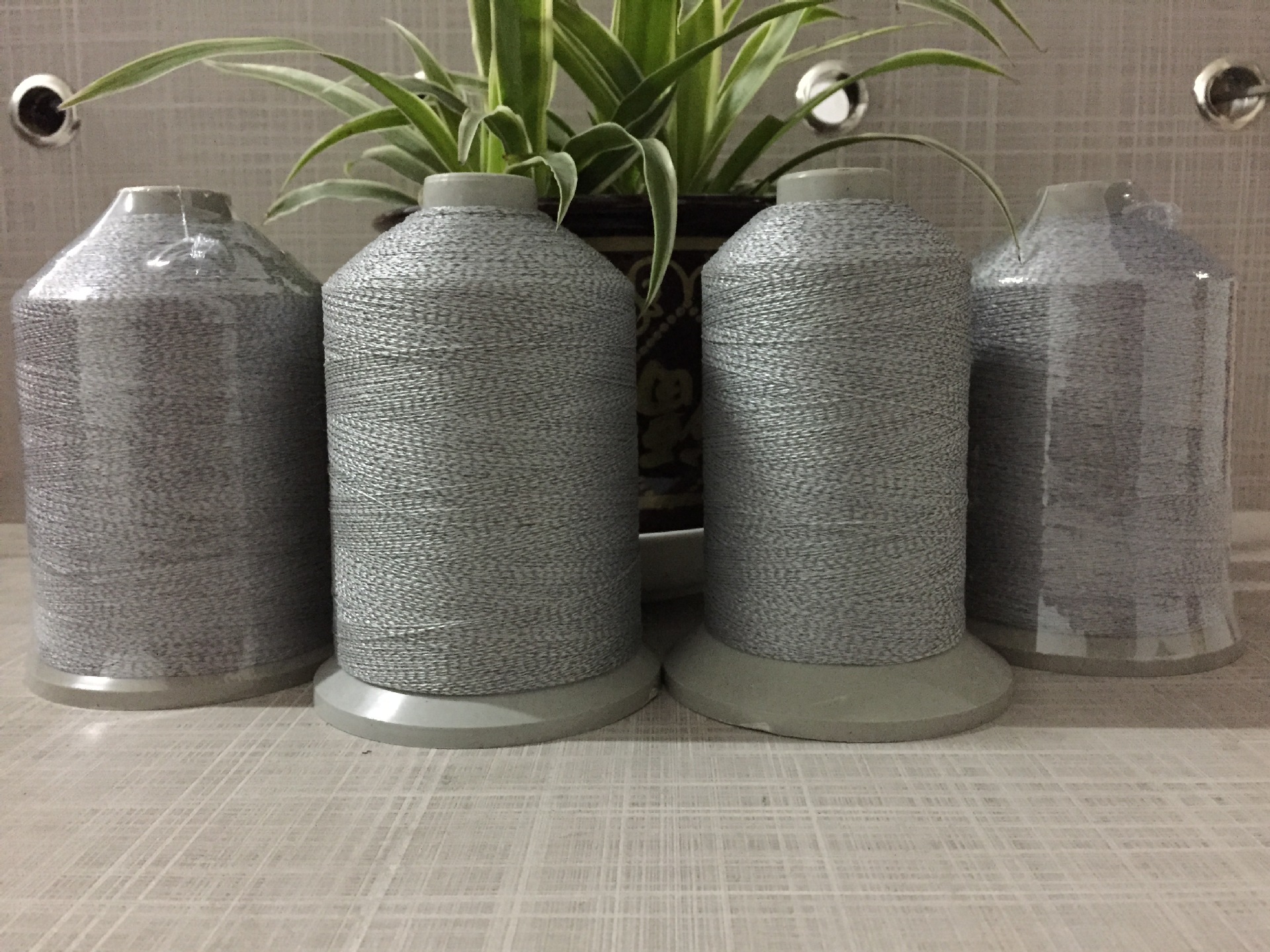 厂家直供反光丝，反光线，彩色反光条，彩色反光丝