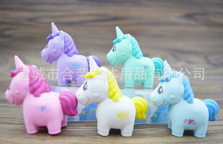 Caricatura encantadora unicornio 3D borradora creativa artículos para estudiantes premios en stock al por mayor color OEM personalizado