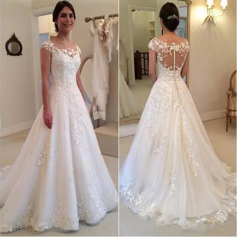 Customized foreign trade European and American wedding dress women 2019 new small tailed lace large fashion retro deep V bride