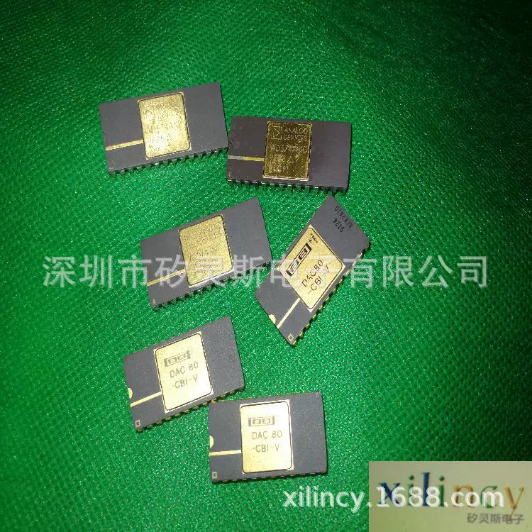 ЦАП AD7228ACQ с высоким быстродействием цифровой-аналоговый конвертер DAC 8BIT OCTAL с усилителем 24-CDIP