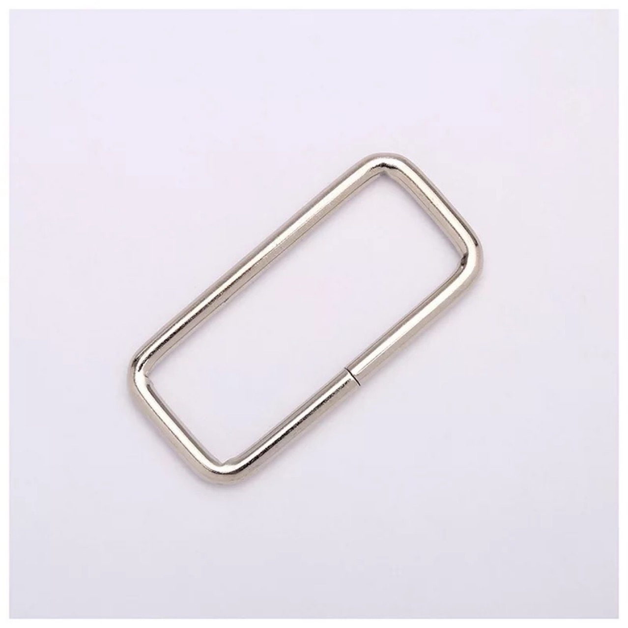 






专业厂家批发弹簧扣仔方扣弹簧内衣扣