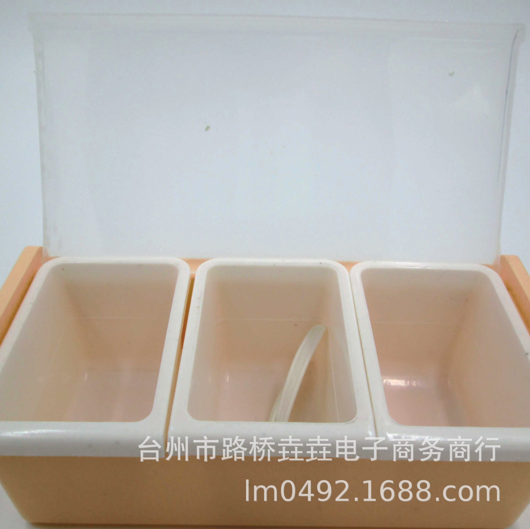 011 Three sets of condiment boxes