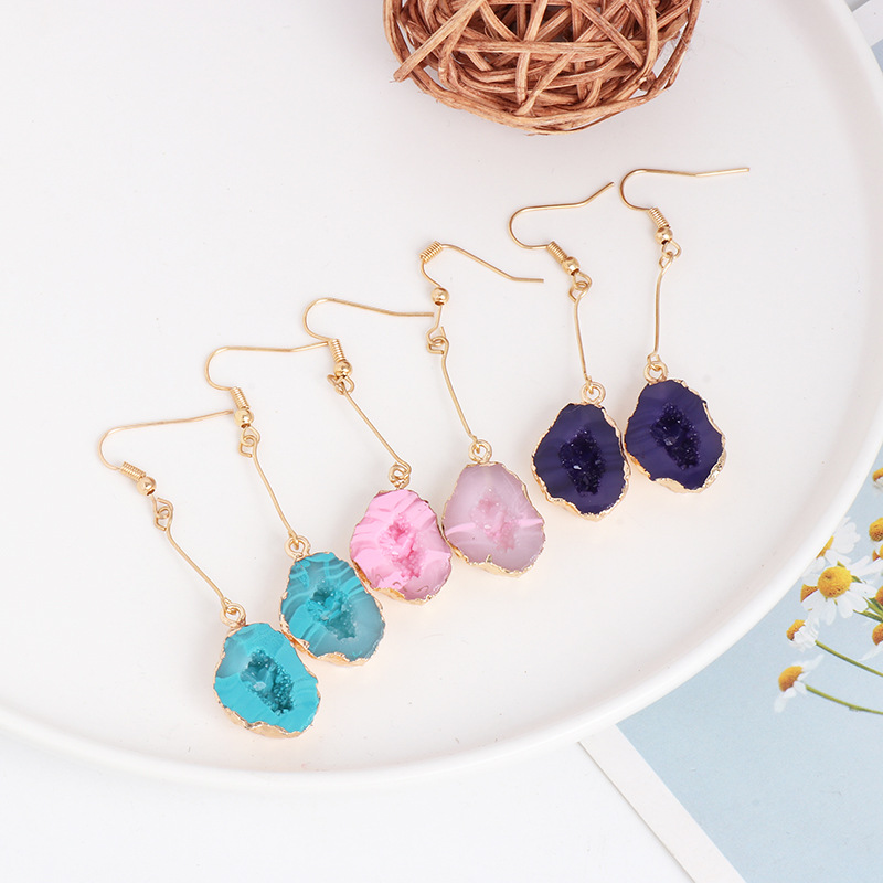 Retro Simple Plastic Drop Inlaid Cluster Earrings display picture 2