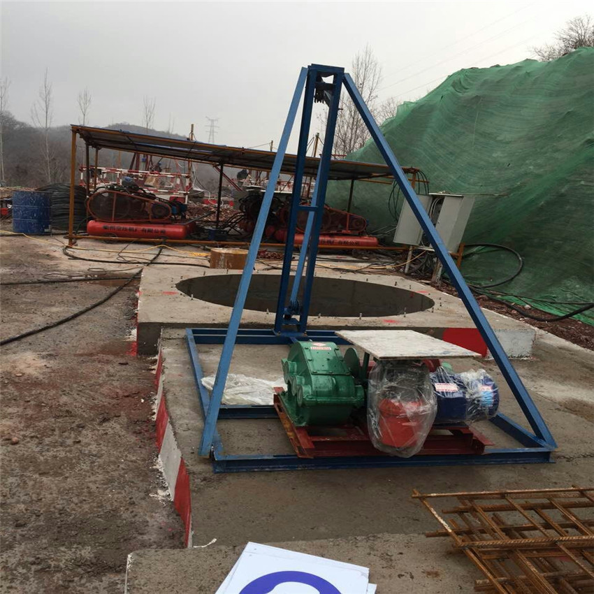 0.51吨野外工地程液压快速制动卷扬人工挖抗滑孔桩用小型哈儿吊机