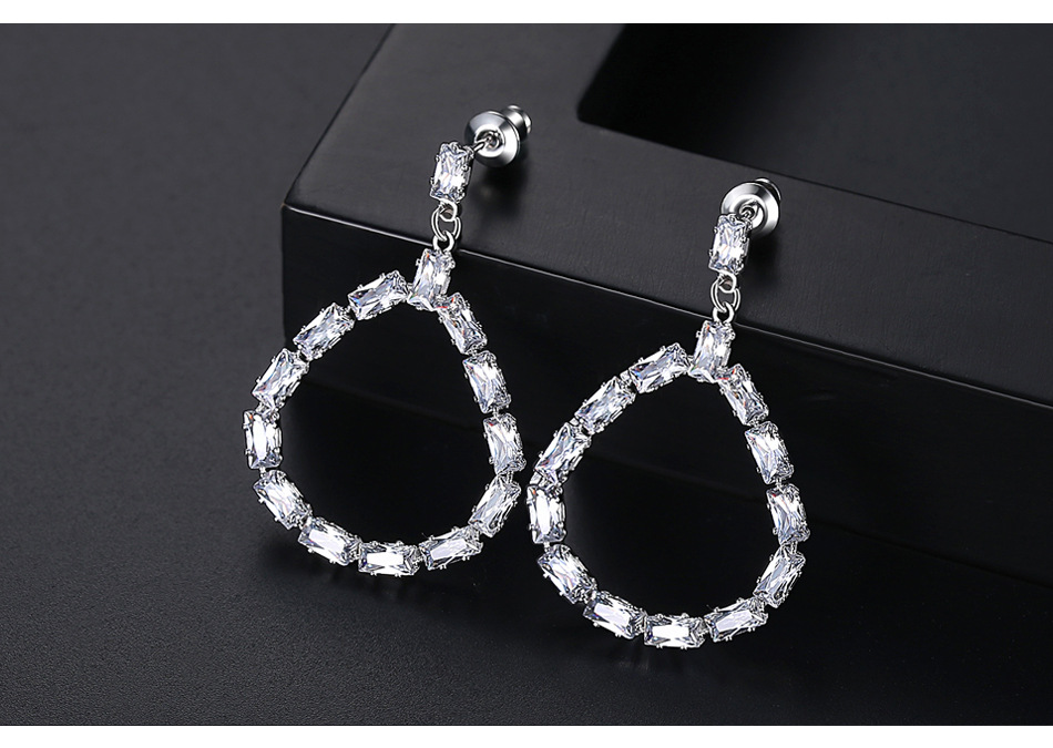 Fashion European And American Atmospheric Fashion Banquet Ladies Copper Inlaid Zircon Earrings Earrings display picture 4