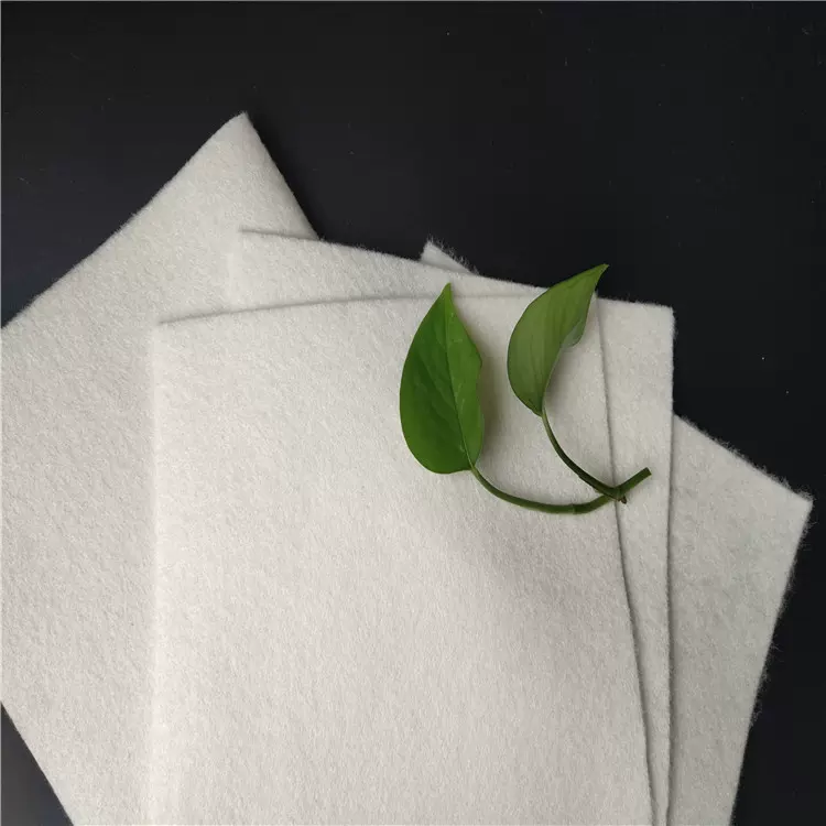 厂家供应1-10mm阻燃纤维毛毡布白色阻燃针刺无纺布阻燃黏胶毛毡