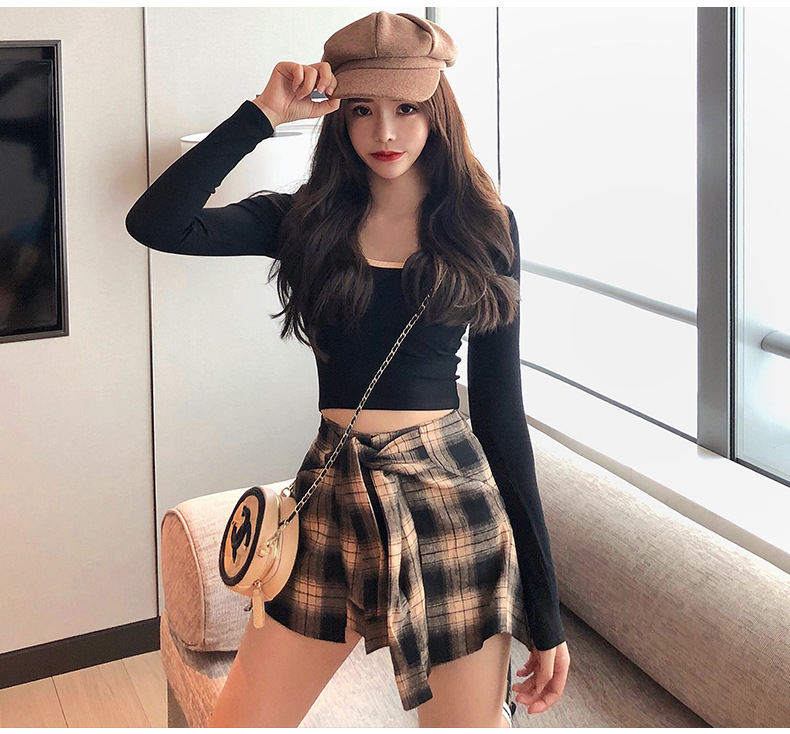 High-waisted plaid shorts 7