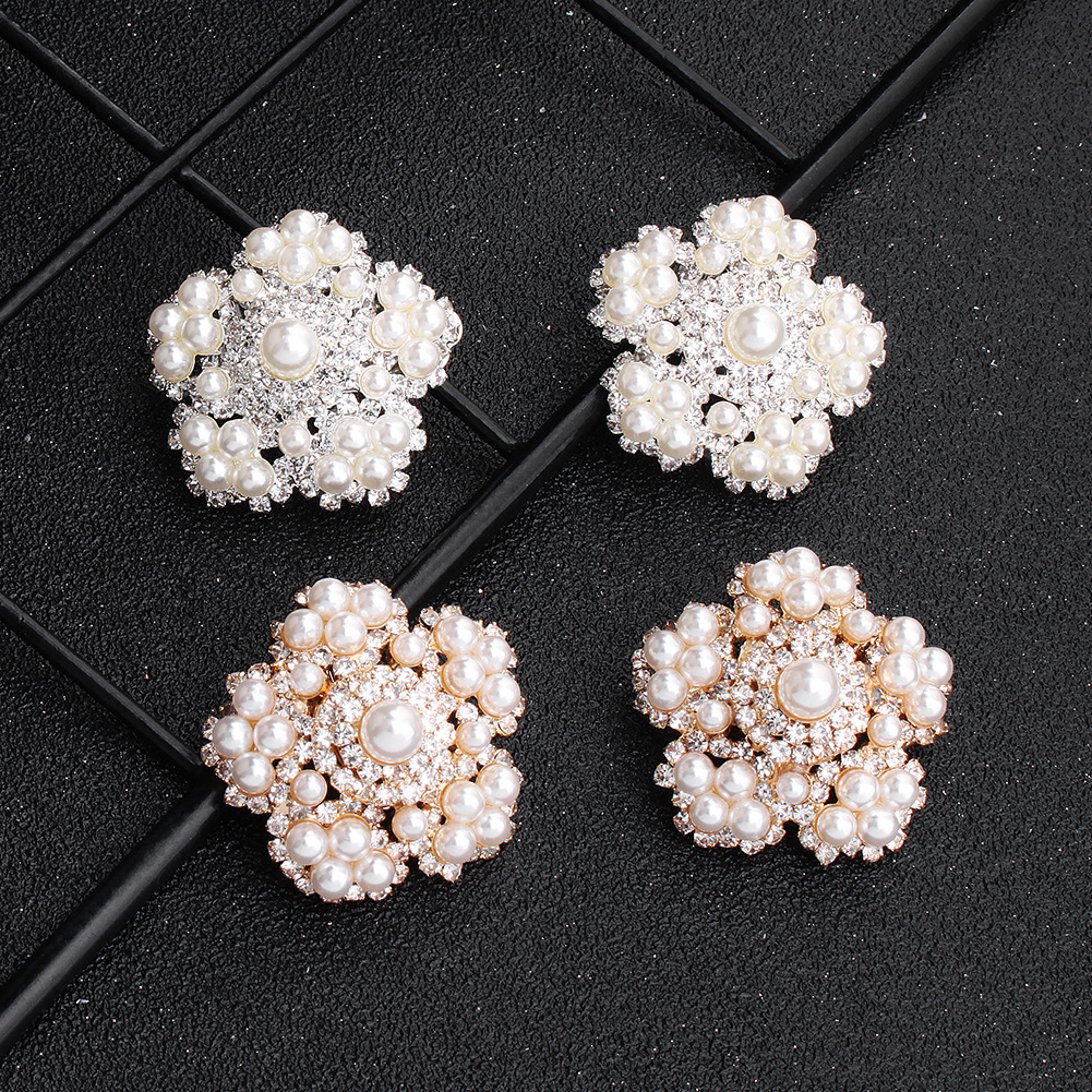 Hot Selling Fashion No Pierced Retro Flower Pearl Earrings display picture 2