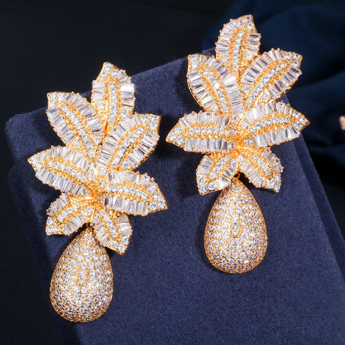 Cross-border S925 Silver Stud Earrings with Elegant European & American Design, Featuring Tri-Color Electroplating and Striking Tropical Pineapple-Shaped Big Earrings