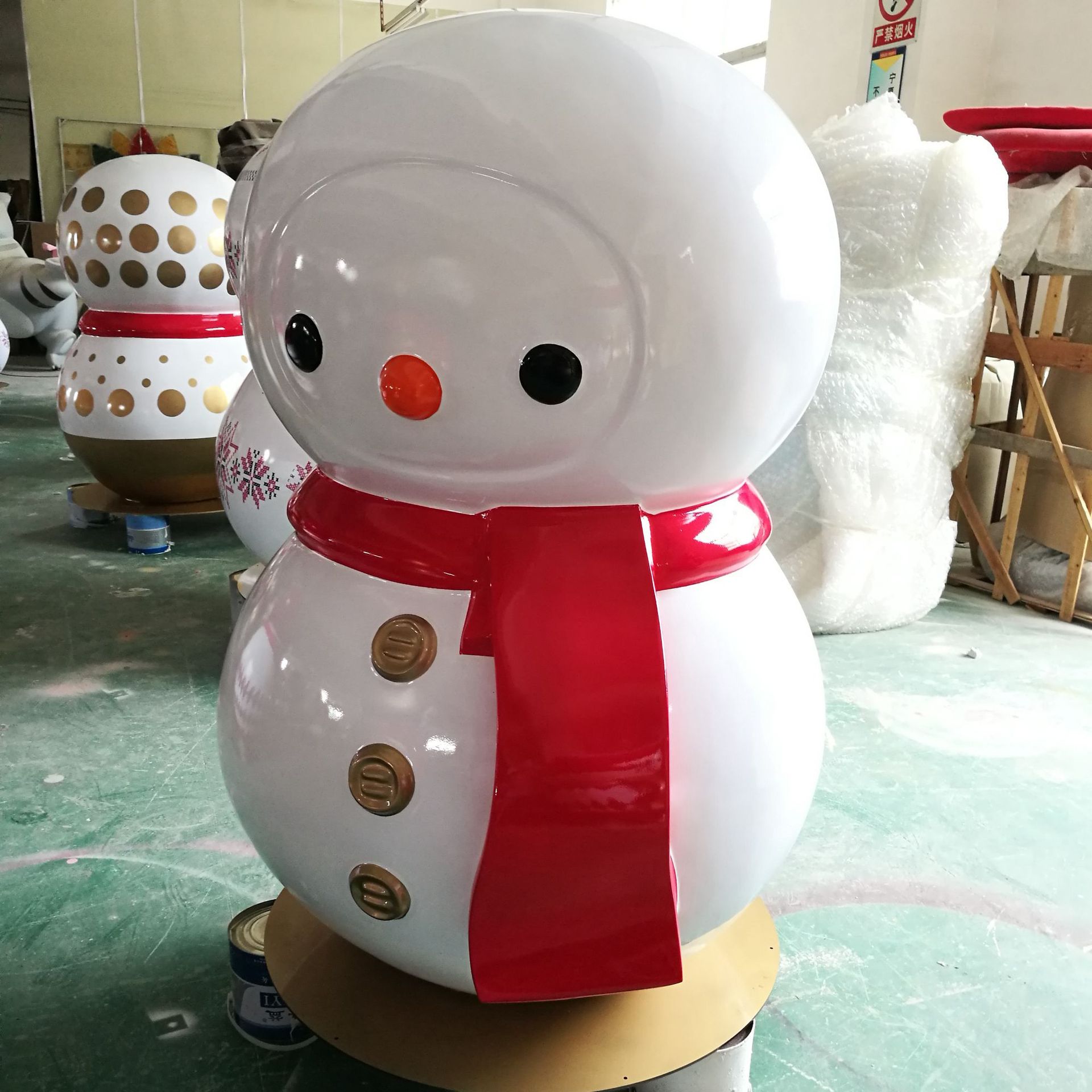 厂家直销 商场主题卡通美陈 大型卡通公仔供应 动漫卡通手办供应