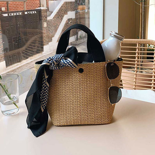 ins 2019 new seaside summer beach vacation summer pastoral style woven bag retro portable straw bag for women