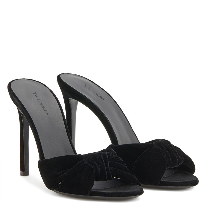 black heels (3).jpeg