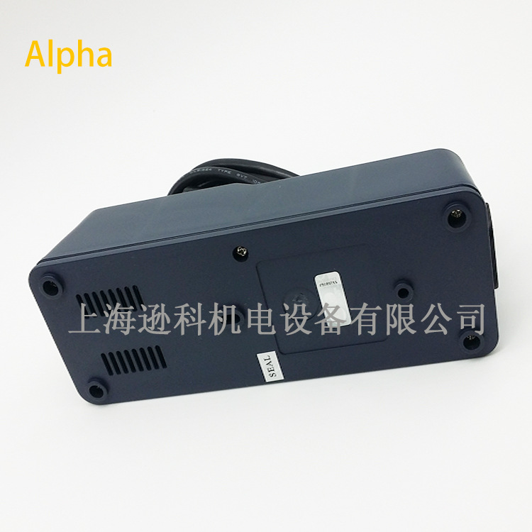 充电器背面