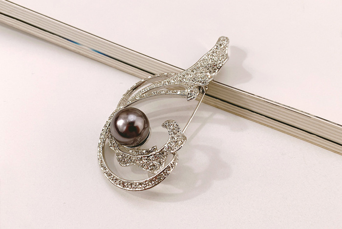 Simple Fashion Brooch Pearl Clothing Corsage Women Wholesale display picture 2