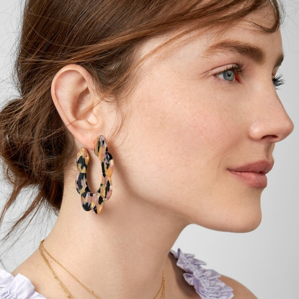 Fashion Petal-shaped Acrylic Stud Earrings display picture 2