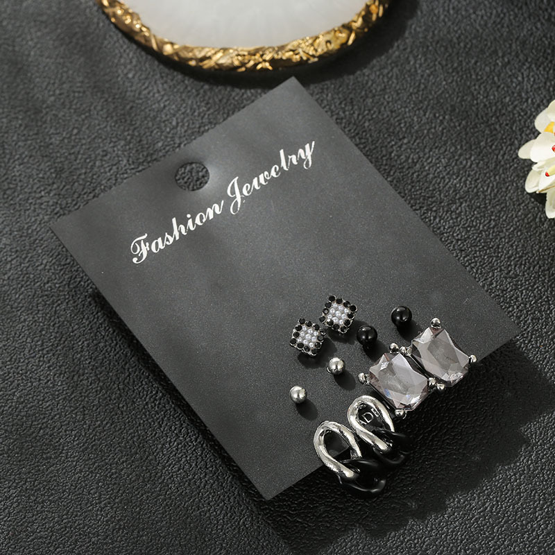 Eine Woche Ohr Stecker Set Eingelegt Mit Kristall Mode Schwarz Einfache Kreative Geburtstags Geschenk Kombination Ohrringe Ohrringe display picture 5