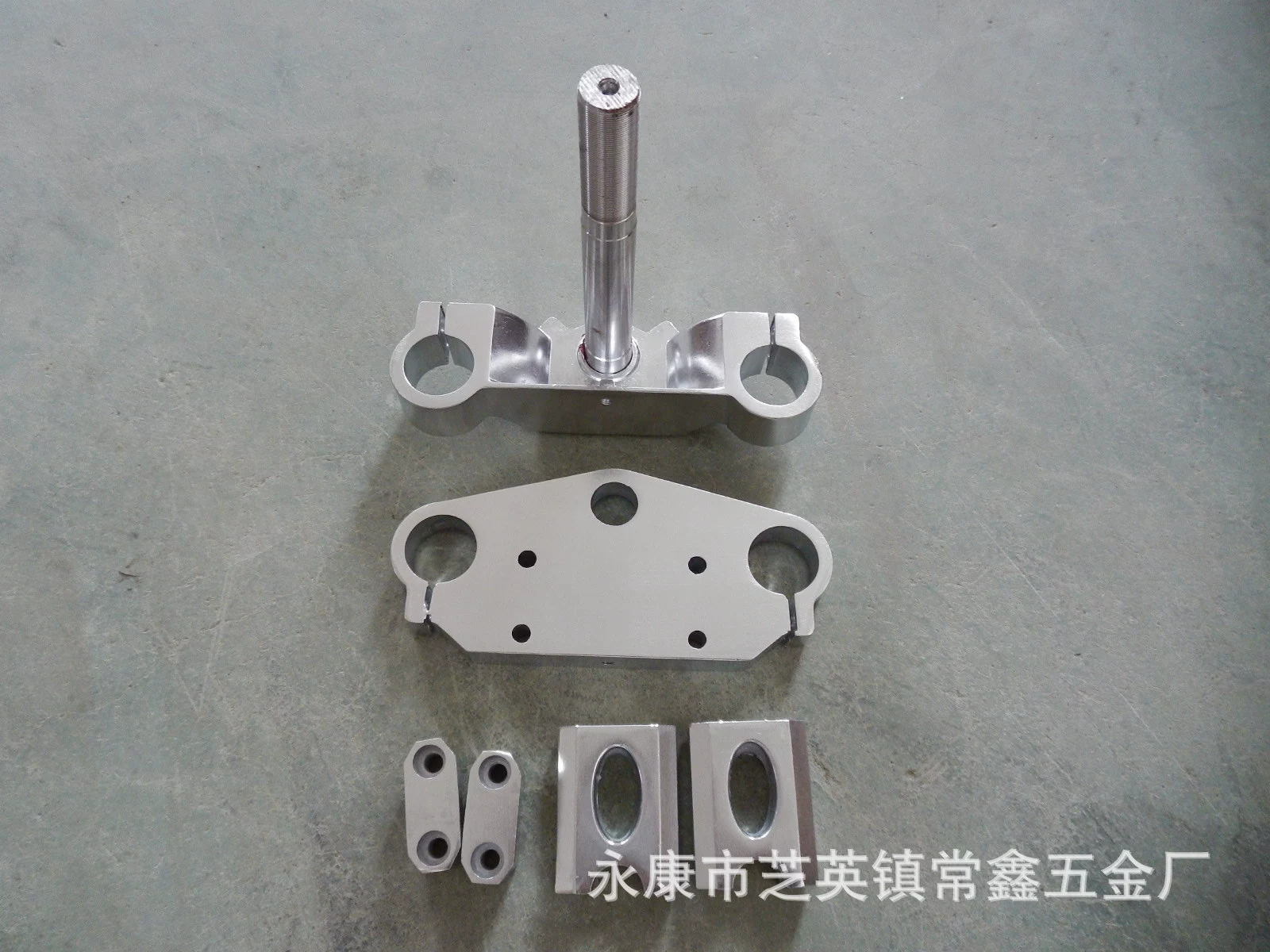 Устройство управления рулевым управлением мотоцикла.33 # Верхняя и нижняя опора амортизатора. Универсальный тип для скутеров и электромотоциклов.