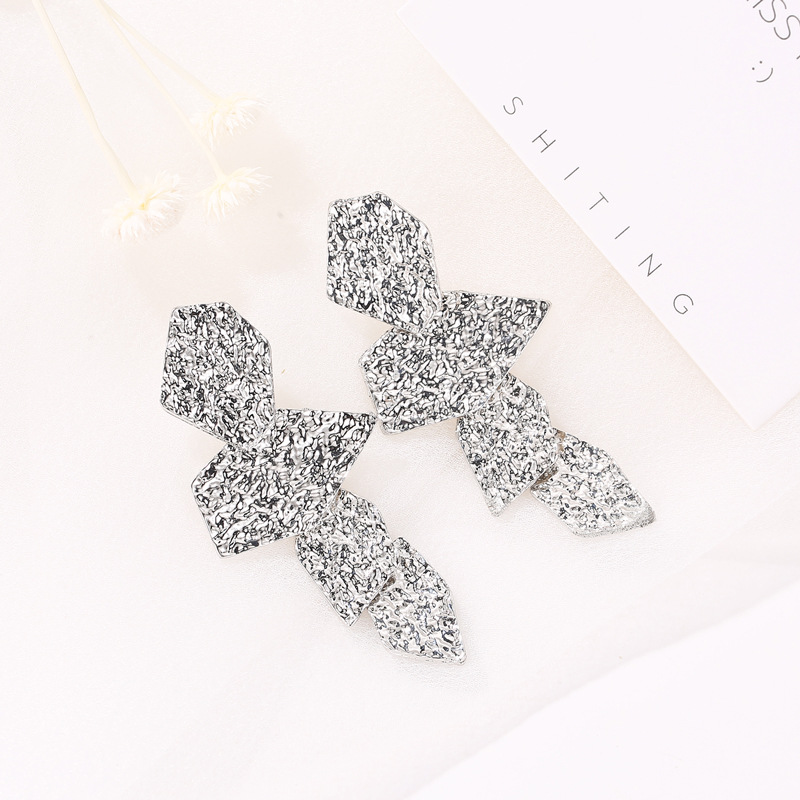 Fashion Exaggerated Irregular Women's Long Geometric Metal Earrings Wholesale display picture 6