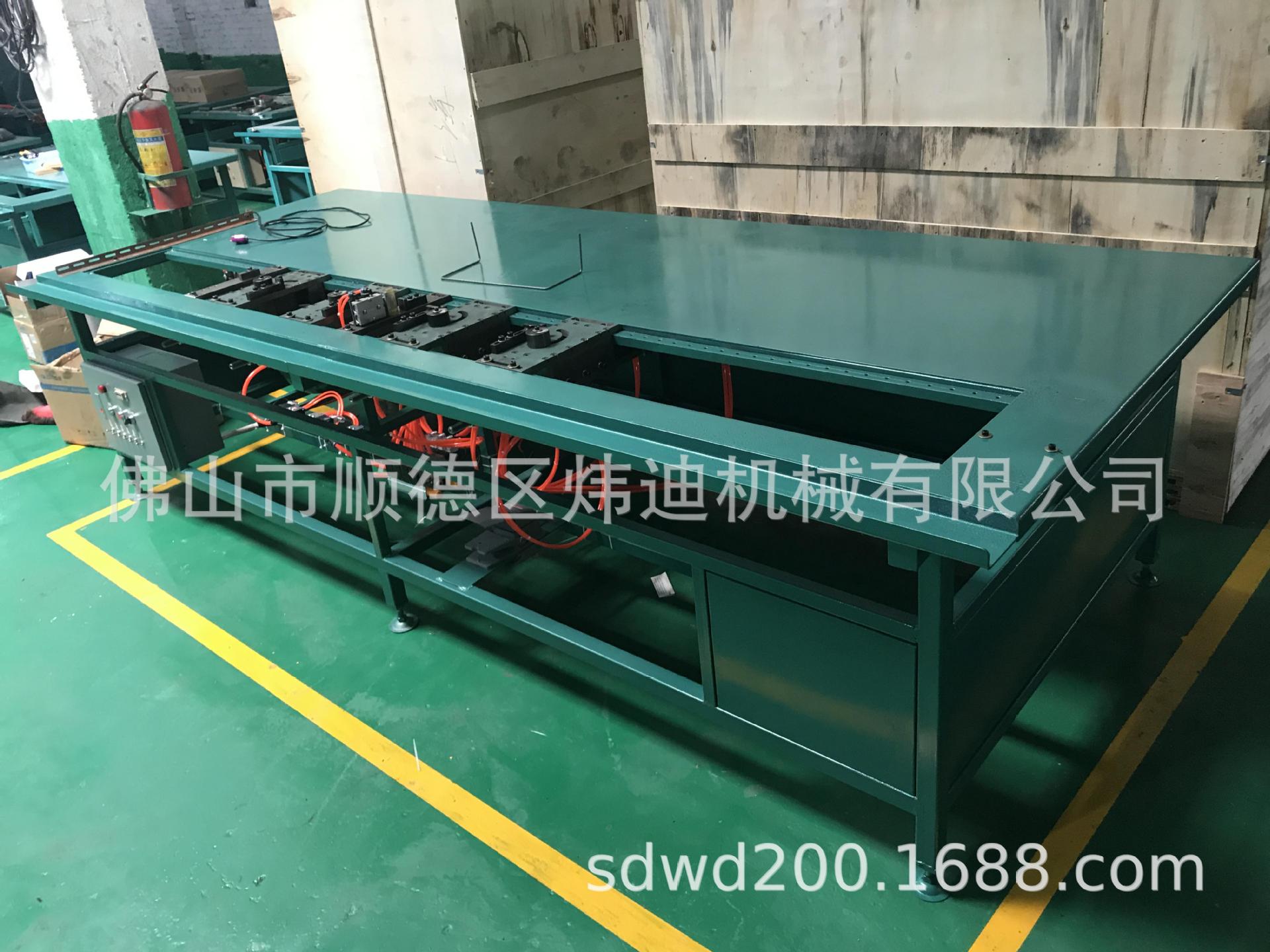 炜迪专业制造广告机铝合金外壳电视铝框架加工成型设备弯框机