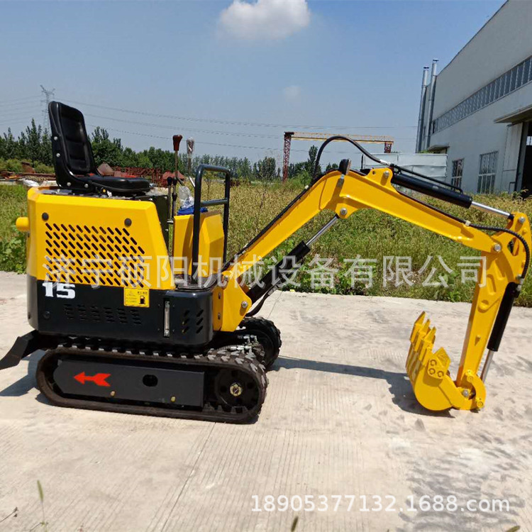 1.2吨液压挖掘机  迷你型  微型生产厂家  火爆机型