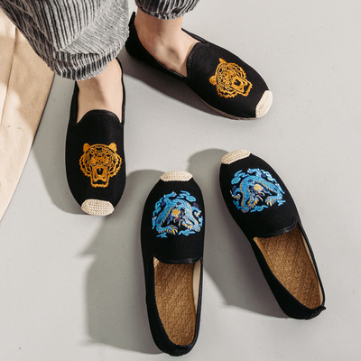 春季民族风男士单鞋 新款龙虎绣花平跟帆布鞋 亚麻吸汗防臭休闲鞋