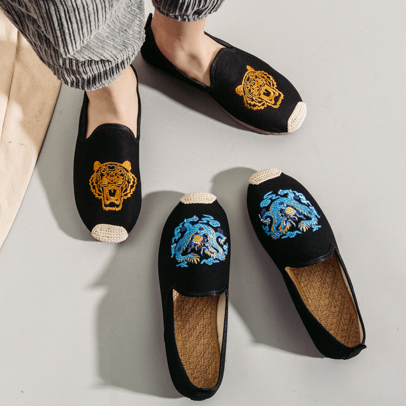 春季民族风男士单鞋 新款龙虎绣花平跟帆布鞋 亚麻吸汗防臭休闲鞋