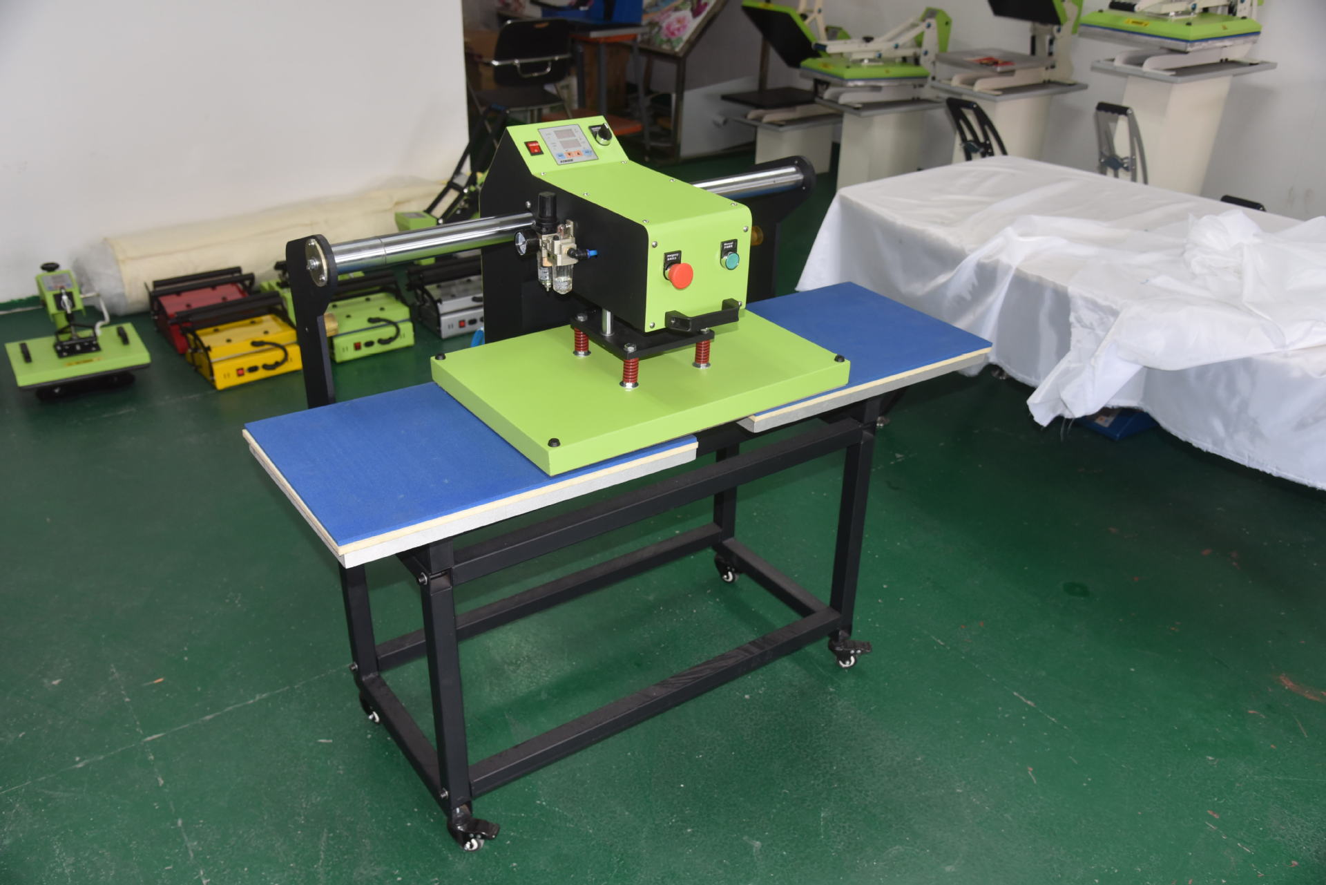 供应泰利普气动双工位热升华转印球服烫钻烫画机 半自动烫画机