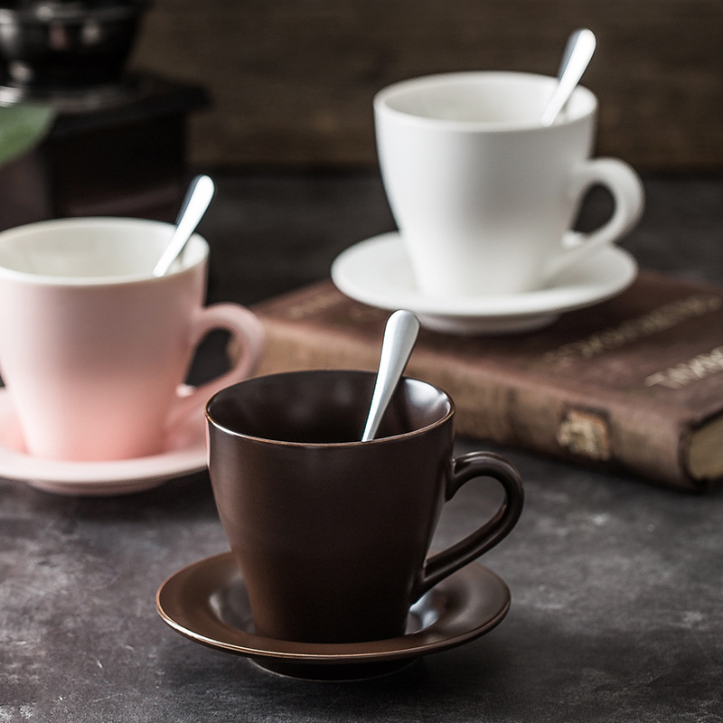 Taza de cerámica creativa taza de agua taza de moda simple taza de café caja de regalo conjunto de cuchara al por mayor