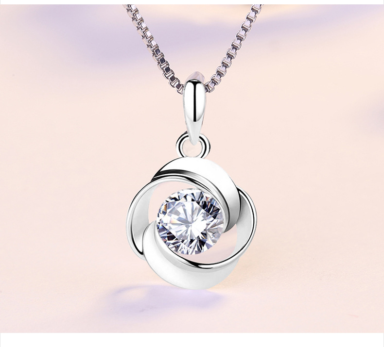 Rose Pendant Necklace Image 1