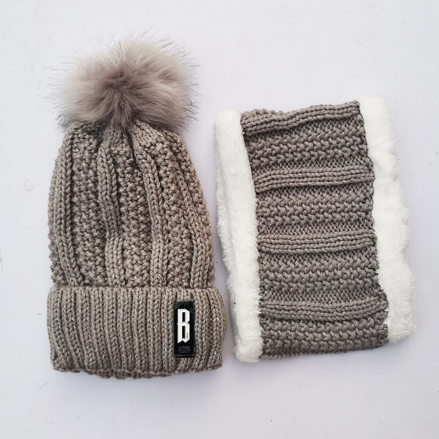 Auumn and Winer New Collecion wih Velve, Thickened Leer B, Ball, Knied Wool Ha, Two Piece Se, Women's Warm_voghion.com