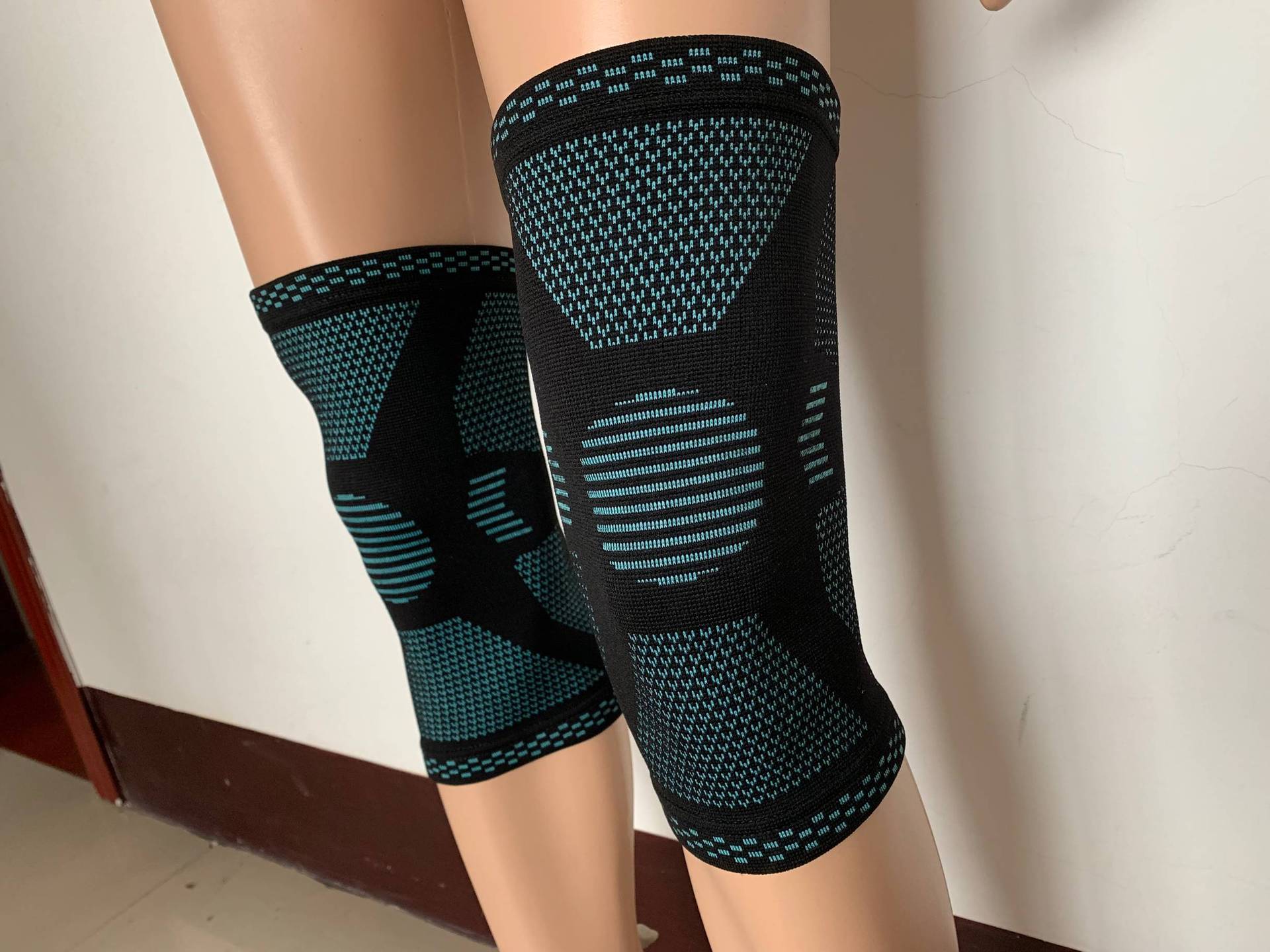 户外运动护具男女运动护膝 硅胶减震可调节骑行保暖护膝 厂家定制-阿里巴巴