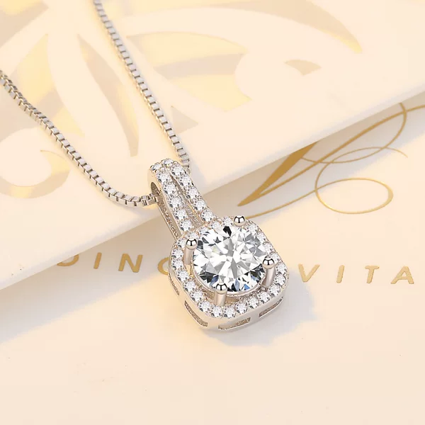 Qiao Lanxuan Korean Fashion Shiny Zircon Square Diamond Pendant Short Women's Necklace Socialite Simple Sweet Clavicle Chain