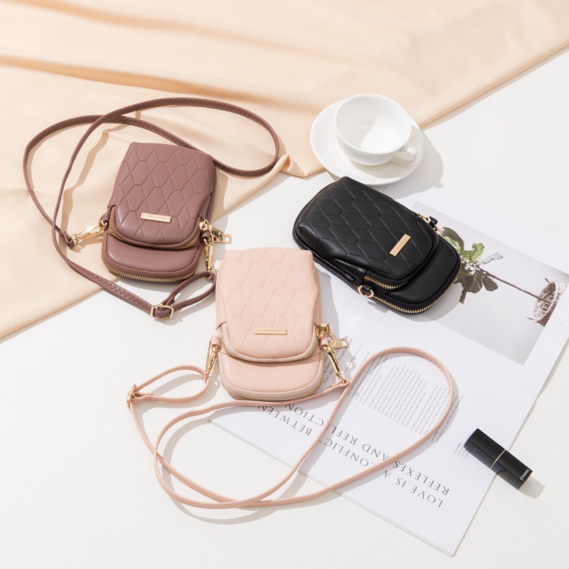 New Multifunctional Earplugs Mobile Phone Bag Han Ling Gera Chain Small Square Bag Crossbody Women&#39;s Shoulder Bag display picture 18