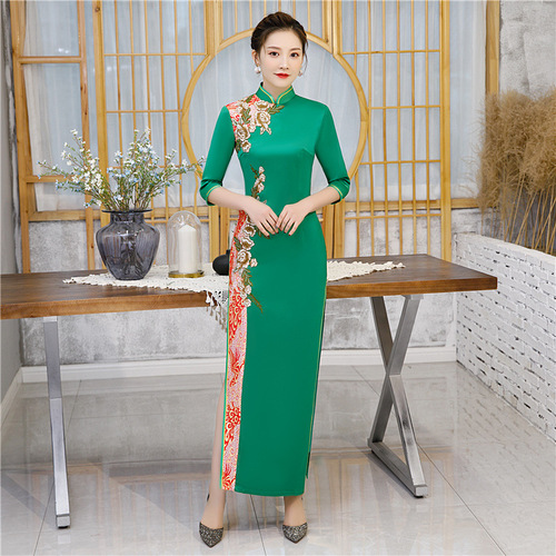 Chinese Dress cheongsam for womenChinese Dress Qipao for womenLong cheongsam with green sleeves and side flowers