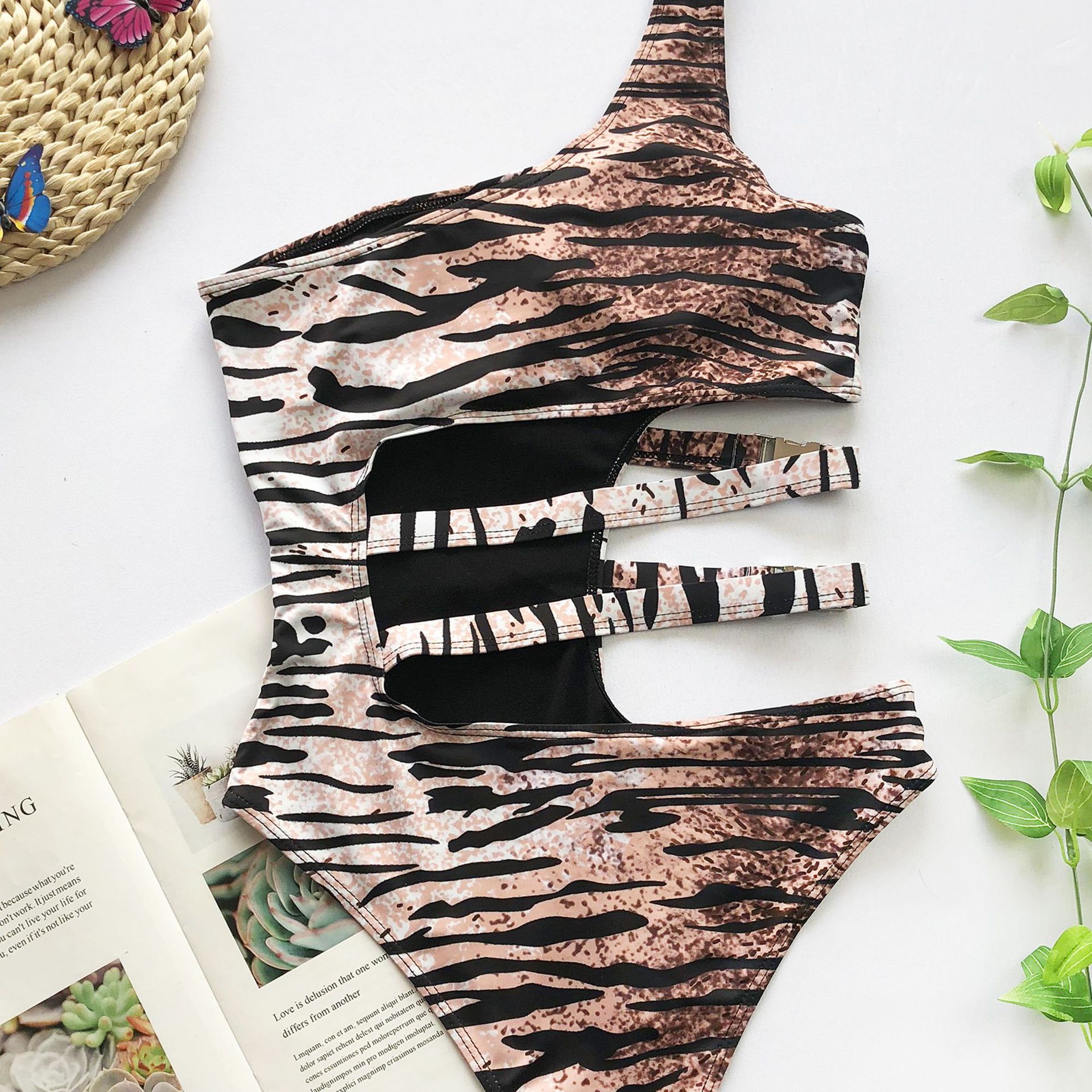 Tiger Pattern Solid Color Metal Buckle One-Piece Swimsuit NSCMB96553