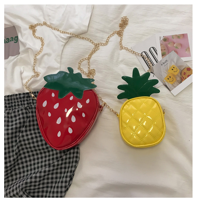 2020 New personalized women's bag, pineapple and strawberry bag, color-blocking chain, single-shoulder crossbody small bag, creative backpack for export undefined