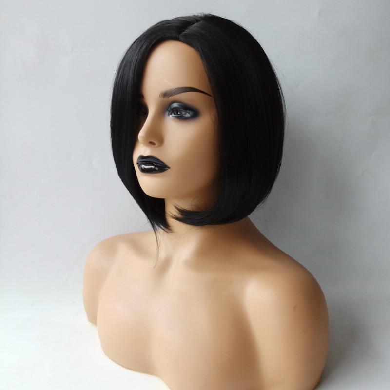 Women's Fashion Street High-temperature Fiber Side Points Short Straight Hair Wigs display picture 2