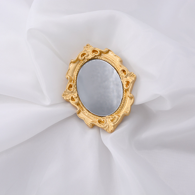 Vintage Carved Mirror Photo Frame Cold Wind Alloy Brooch display picture 2