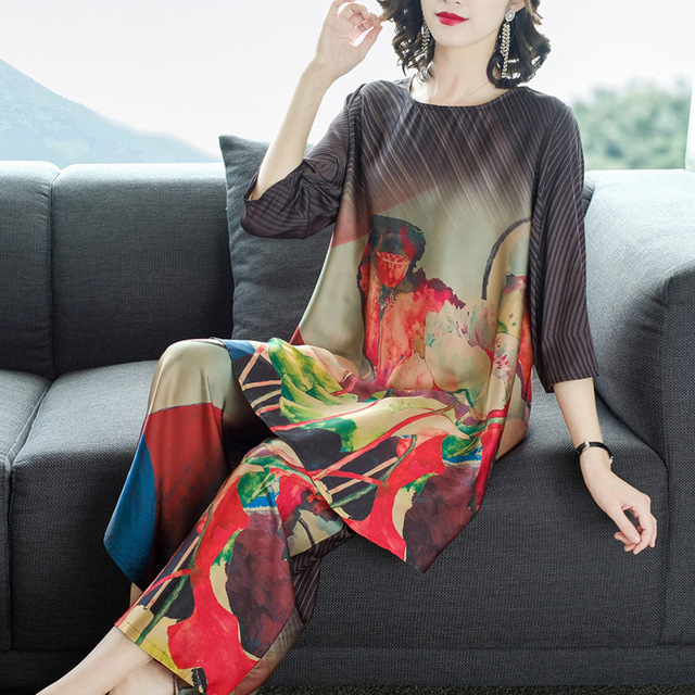 Autumn New Printed Top Nine-cent Broad-legged Pants Two-piece Suit 