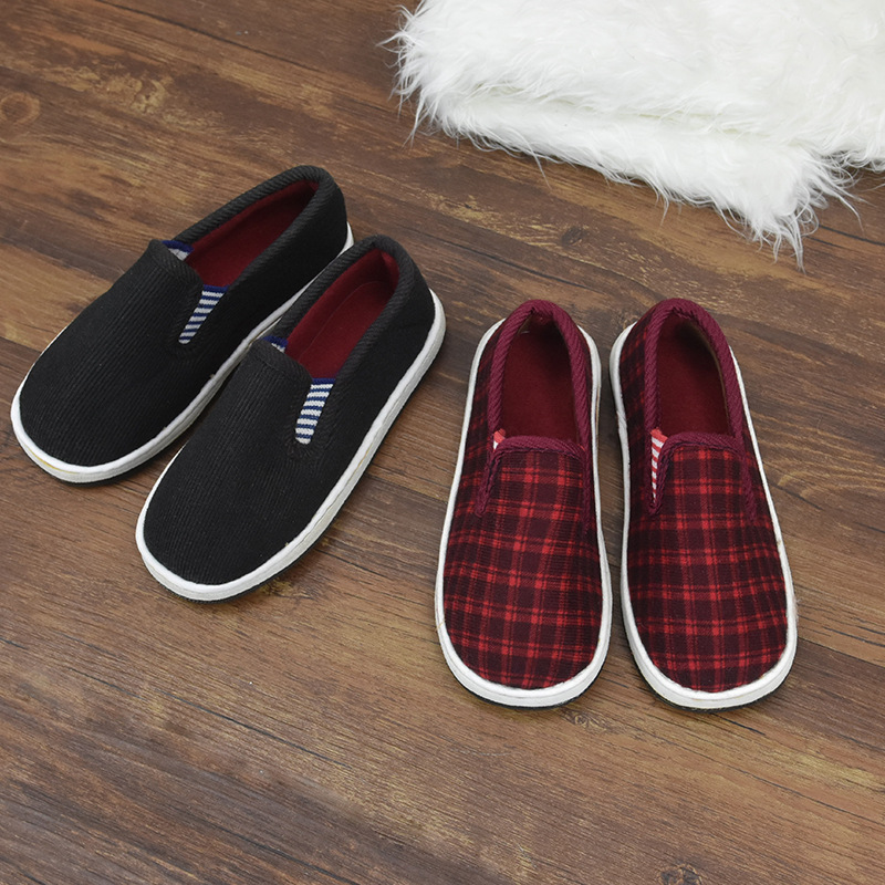 Beijing cloth slippers
