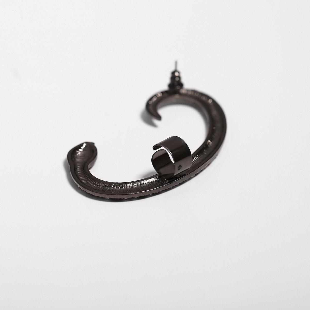 Creative Heart-shaped Micro-set Earrings Geometric Zircon Dragon-shaped Earrings display picture 1