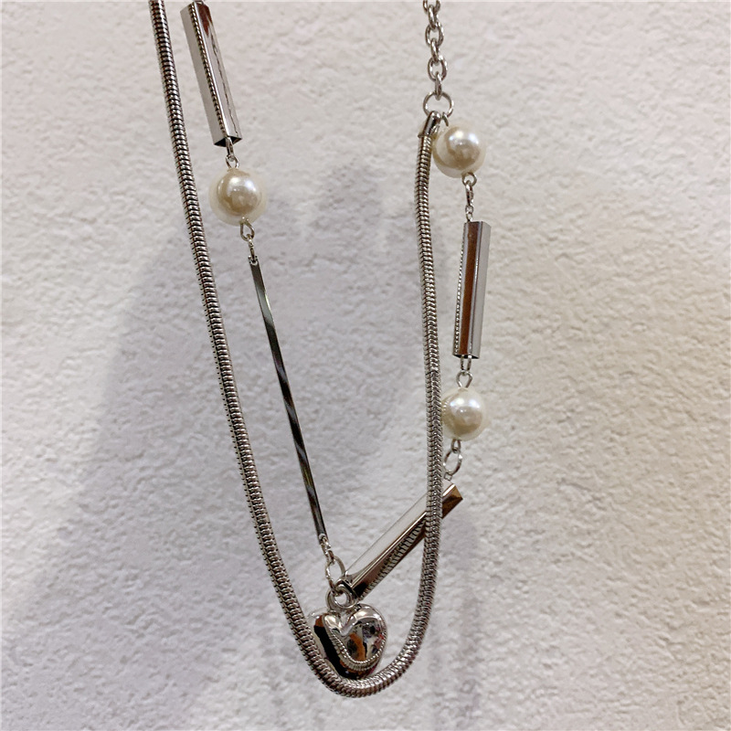 Korea Dongdaemun Fashion Hip-hop Windy Cool Steel Double-layer Love Pearl Clavicle Chain Tide Female Temperament Necklace display picture 7