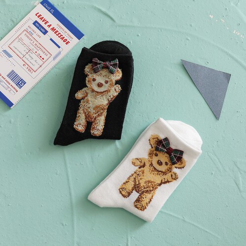 19 new style Japanese bow mid-calf socks cute bear girl socks ins black and white student cotton socks wholesale