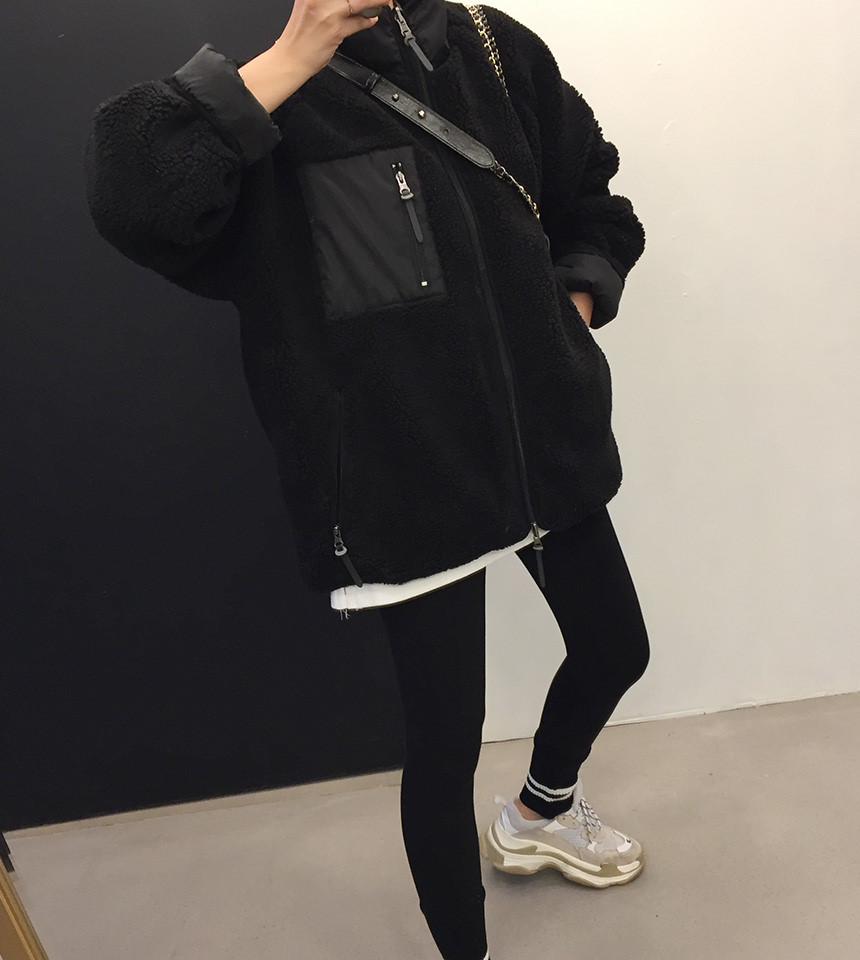 Women's Lamb Wool Coat With Pocket Detail And Stand Collar_voghion.com