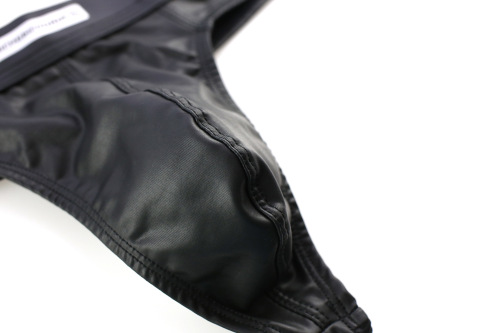 【内裤批发】WOWHOMME男士仿皮丁字裤外贸出口情趣内裤批发C41