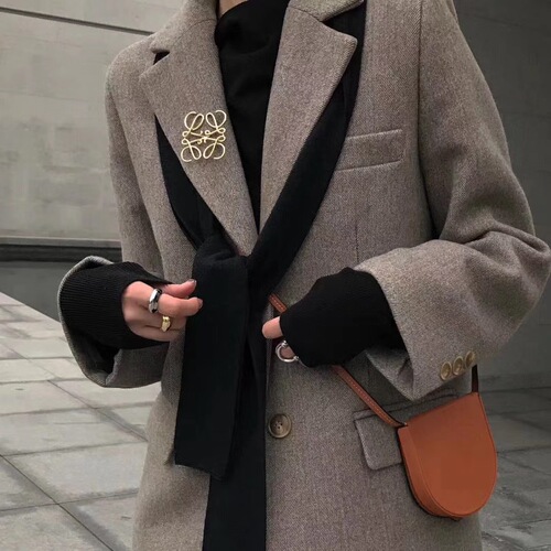 Brooches Luoyi brooch Wei high-end silk scarf buckle geometric square hollow pin suit accessories women's corsage