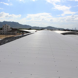 Крыша железа кожа стальная плитка Производитель Антикоррозивная стальная конструкция фабричная сарая на сарай