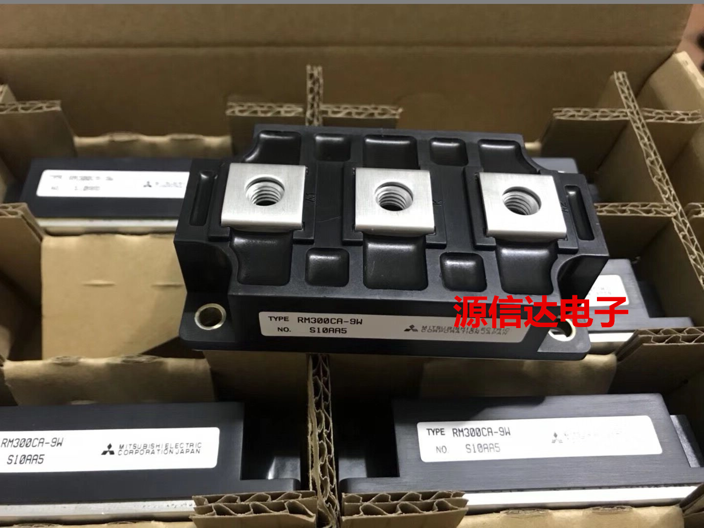 全新原装 RM300CA-9W 300A 450V 快恢复二极管焊机模块 实图拍摄