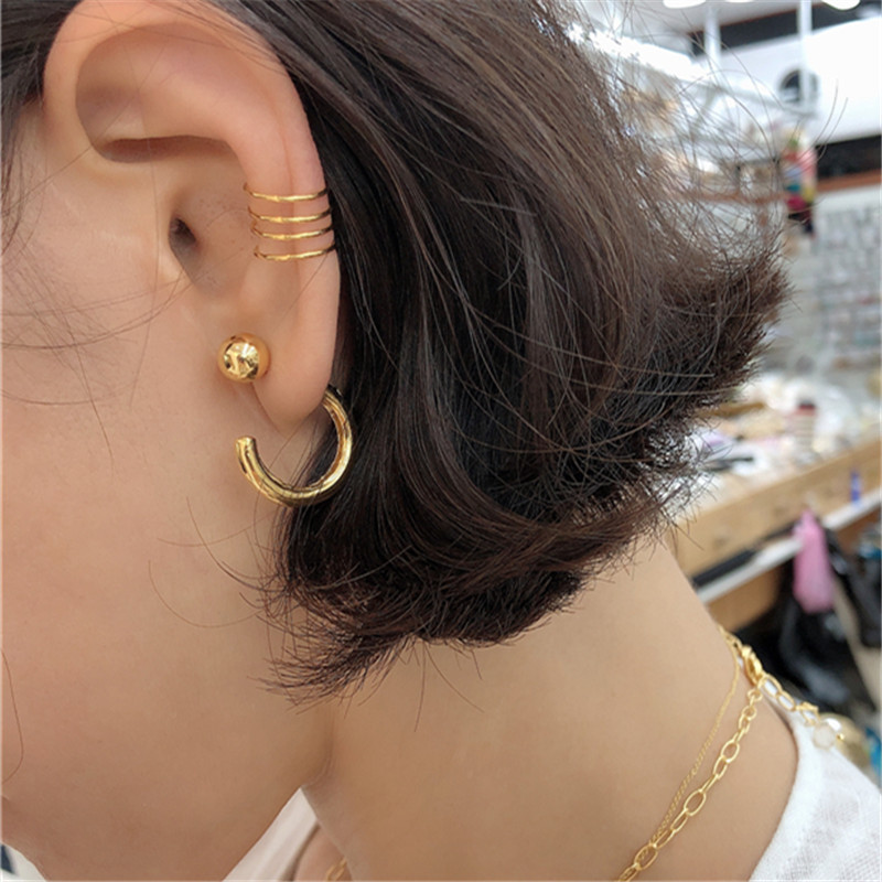 Metal Arc Earrings Gold Bean Ear Studs Back Insert C-shaped Earrings display picture 3